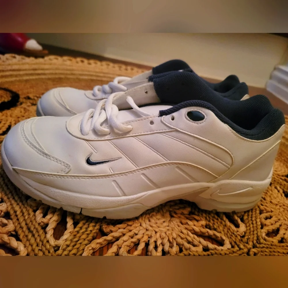 Nike Air white cleated golf shoes 6s - Picture 2 of 8